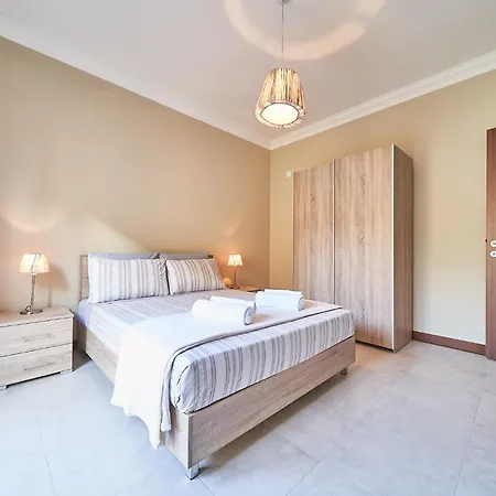 Modern Apartment, With Shared Rooftop Solarium * Xewkija